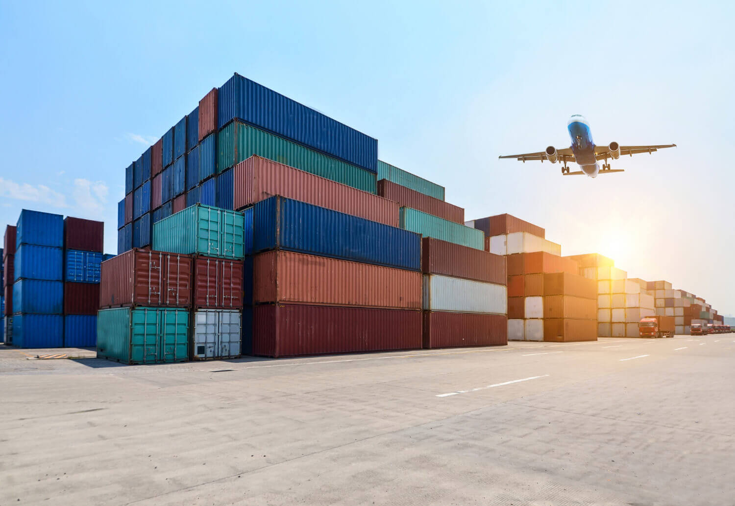 transport kontenerowy – czym jest i co warto o nim wiedzieć
